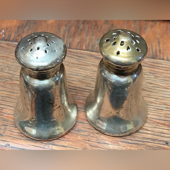 Early 20th Century Antique Sterling Silver Miniature Salt & Pepper Shakers - Picture 6 of 14